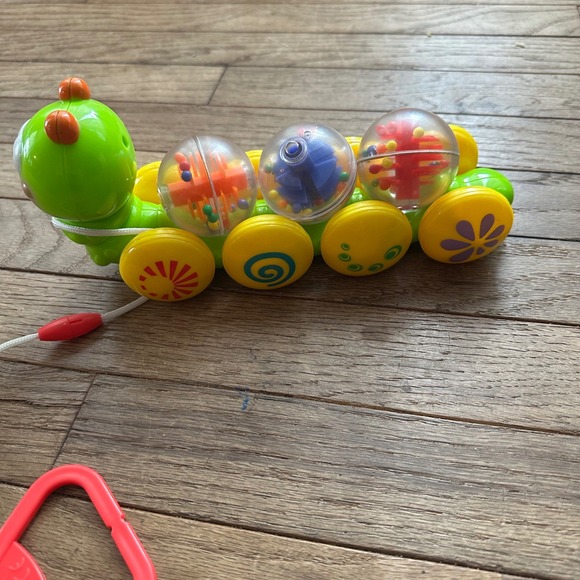 Discovery Toys Wormin Along Pull Toy Toddler Caterpillar Rolling Sound Balls - Picture 5 of 7